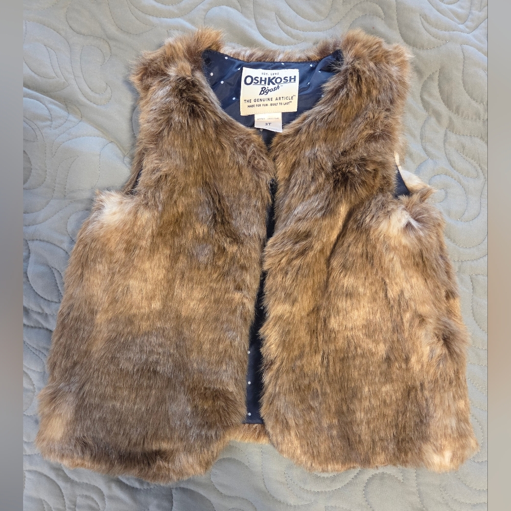 NWT OshKosh B'goshFaux Fur Vest. Girls 3T.